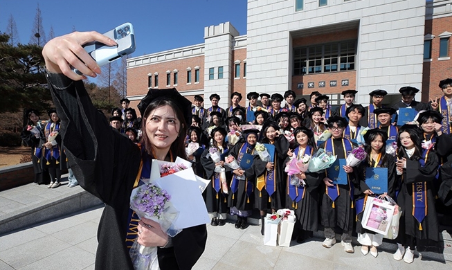 “外国留学生蜂拥而至” 十年间改变的韩国大学校园