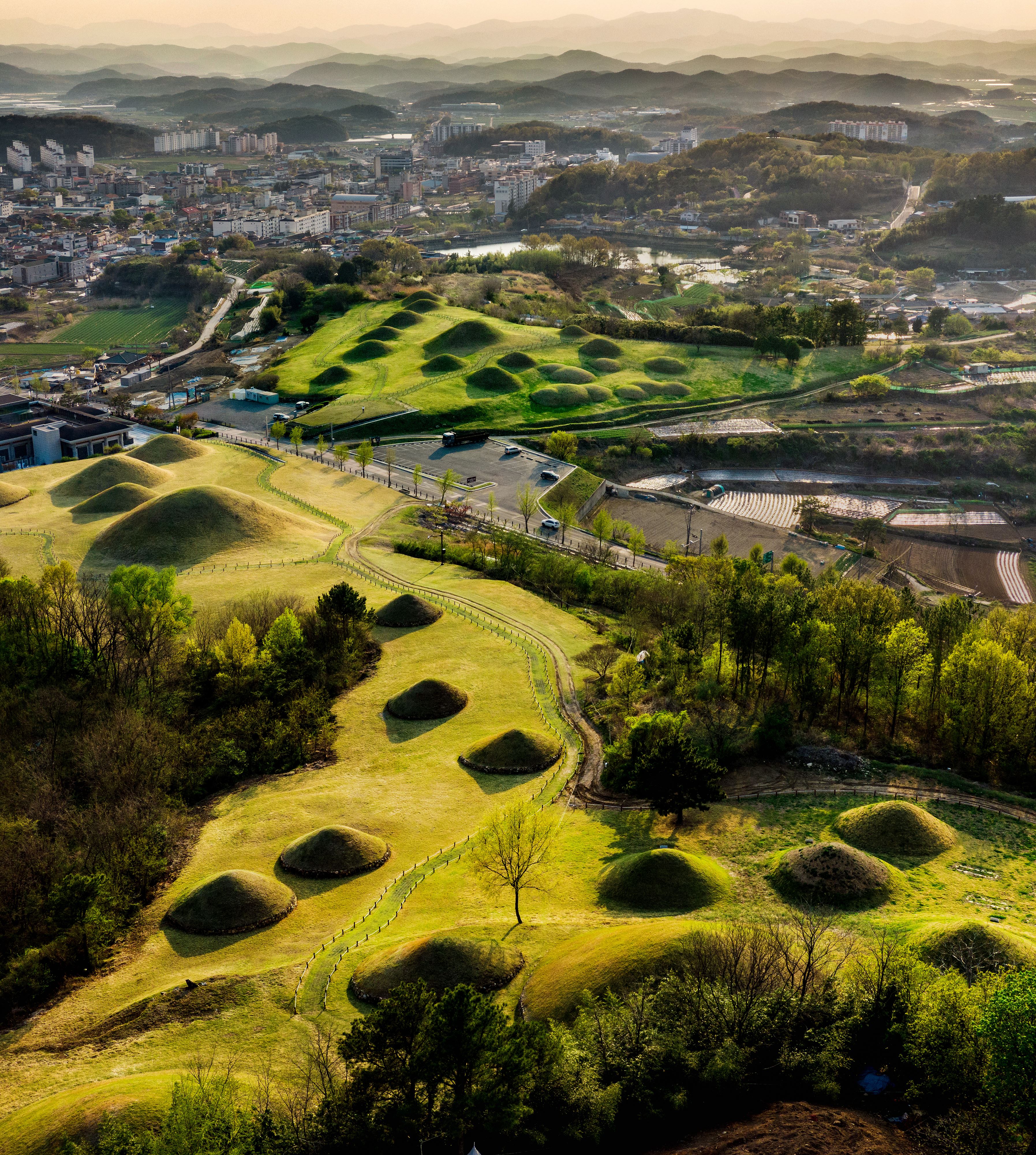 창녕 교동 송현동 고분군 전경 사진