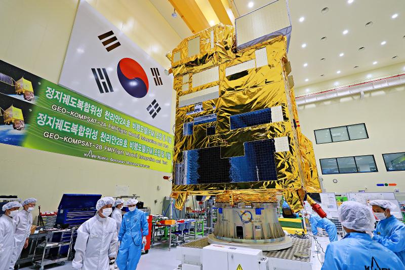 12月4日，世界首颗搭载环境搭载体的静止轨道卫星“千里眼2B号”对外公开。图片来源：航空宇宙研究院