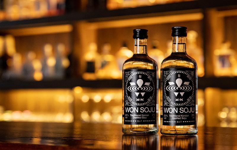 今年2月上市的烧酒品牌Won Soju，品牌商标以太极旗的四卦和太极图案设计而成。韩宣网记者金淳株 摄