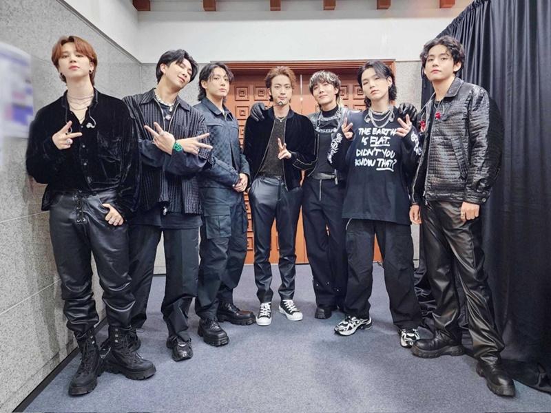 ▲ 방탄소년단(BTS)이 지난 10년간 빌보드 메인 싱글 차트 ‘핫100’ 1위에 가장 많은 곡을 올린 아티스트인 것으로 나타났다. BTS 공식 트위터