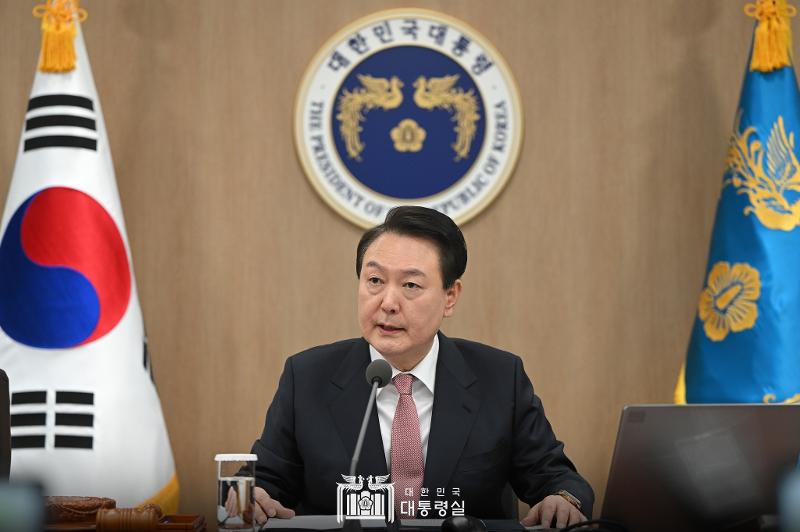 3月21日，首尔市龙山区总统大楼内召开的第12届国务会议中韩国总统尹锡悦发表讲话。图片来源：韩国总统室 FaceBook