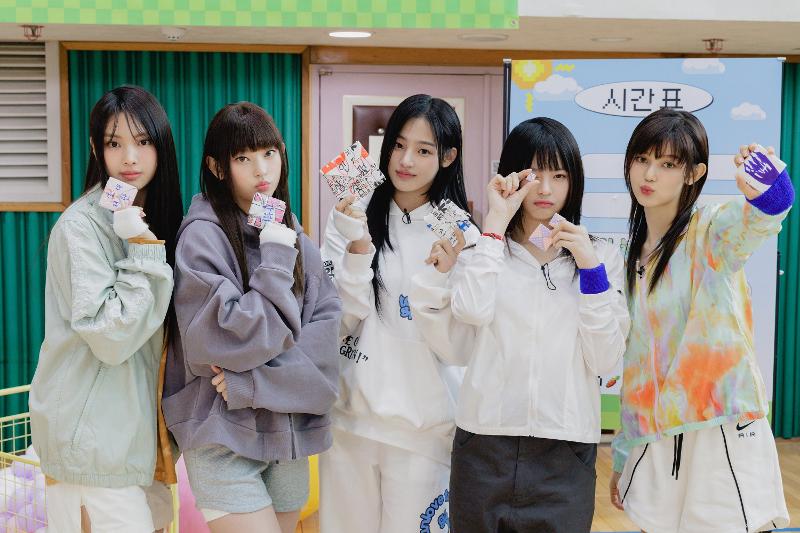 韩国女团NewJeans。图片来源：NewJeans官方推特 