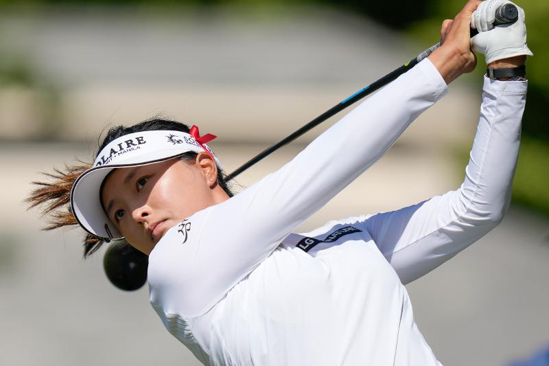图为当地时5月14日，美国新泽西州克利夫顿的蒙特克莱尔上城乡村俱乐部举行的美国女子职业高尔夫球巡回赛（LPGA）上，韩国高球名将高真荣正在挥杆。图片来源：韩联社