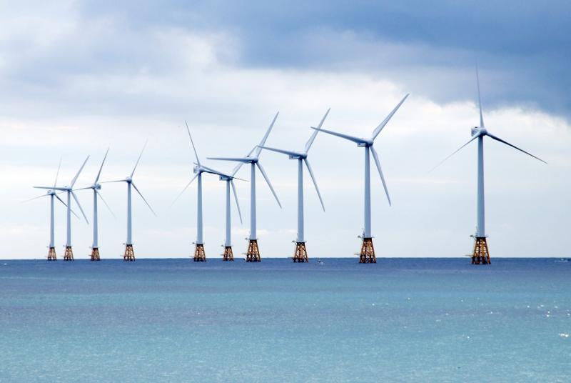 当地时间11月22日，以韩国总统尹锡悦出访英国为契机，两家英国能源企业确定了对韩国规模达11.6亿美元投资。图为济州岛海上风力园区。图片来源：韩联社