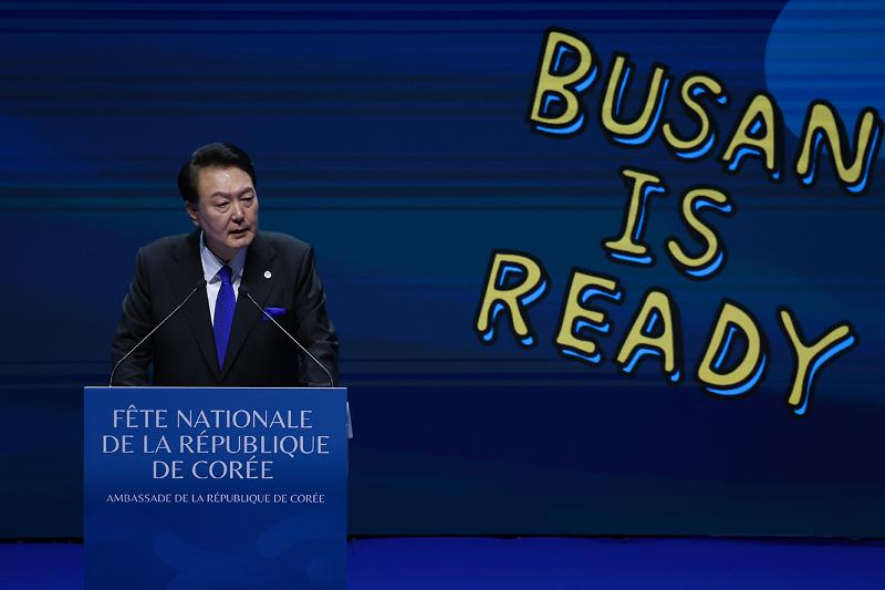 当地时间11月24日，韩国总统尹锡悦在法国巴黎布隆尼亚尔宫正在致辞。韩宣网记者全汉 摄