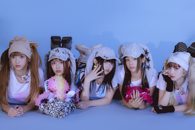 当地时间8月2日，公告牌公布的最新排行榜（7月30日至8月5日）显示，NewJeans凭借第二张迷你专辑《Get Up》登顶公告牌200强专辑榜。图片来源：NewJeans官方X