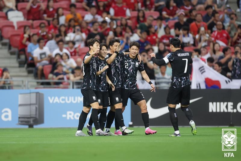 6月6日，在新加坡国家体育场举行的2026年美加墨世界杯亚洲区第二阶段预选赛上，韩国队以7比0完胜新加坡队。图片来源：大韩足球协会