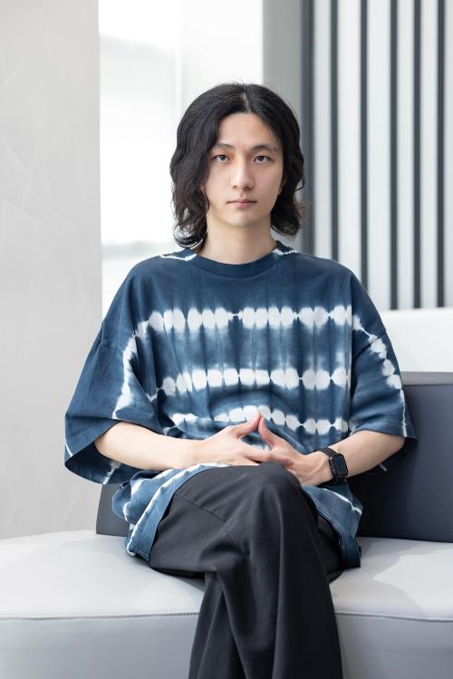2月，在第一届迪拜国际人工智能电影节，韩国导演权翰膝同时获得大奖和观众奖。图片来源：富川国际奇幻电影节