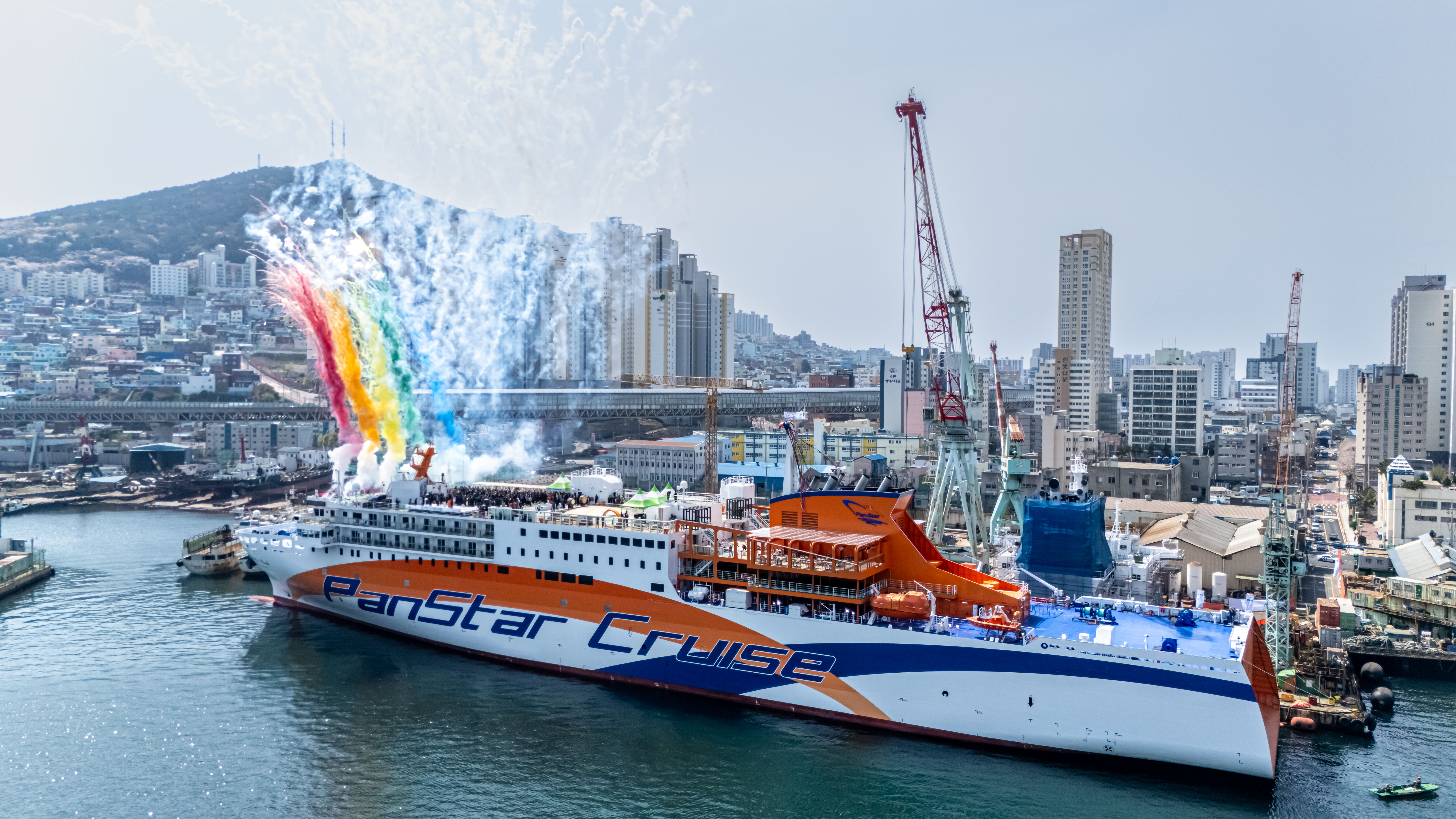 4月9日，在釜山影岛区大鲜造船影岛造船厂举行了邮轮型客滚船“Panstar Miracle”号的命名仪式。