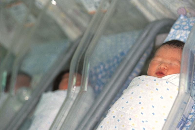 韩国国家数据处12月3日发布的《2024年生命表编制结果》显示，去年新生儿的预期寿命为83.7岁，创下历史新高。图片来源：iclickart（根据版权法，图片未经允许严禁转载复制）