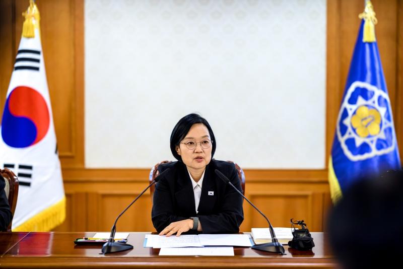 7月23日，韩国国务总理韩圣淑在首尔钟路区政府首尔办公大楼举行的&ldquo;第58次国际开发合作委员会&rdquo;会议上发言。图片来源：国务调整室、国务总理秘书室