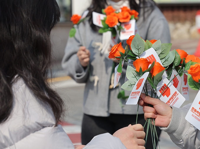 李在明在三八国际妇女节发文：将打造包容差异的社会