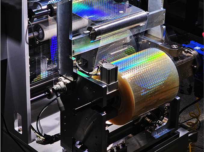 韩国研究团队打通超透镜量产之路