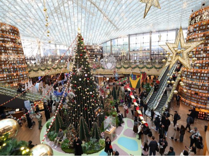 首尔迎来温暖圣诞节