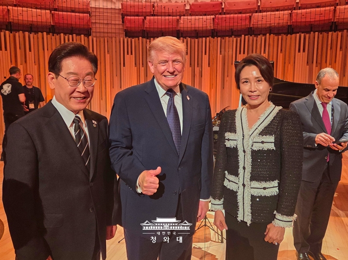 李在明会见特朗普 望携手为推动韩半岛和平进程发挥作用
