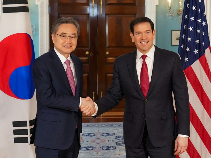 韩美外长：将在核能、核潜艇、造船和对美投资等领域开展紧密合作